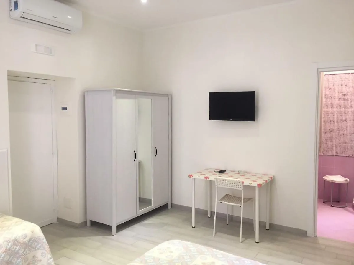 נאפולי Albergo Oasi מלון