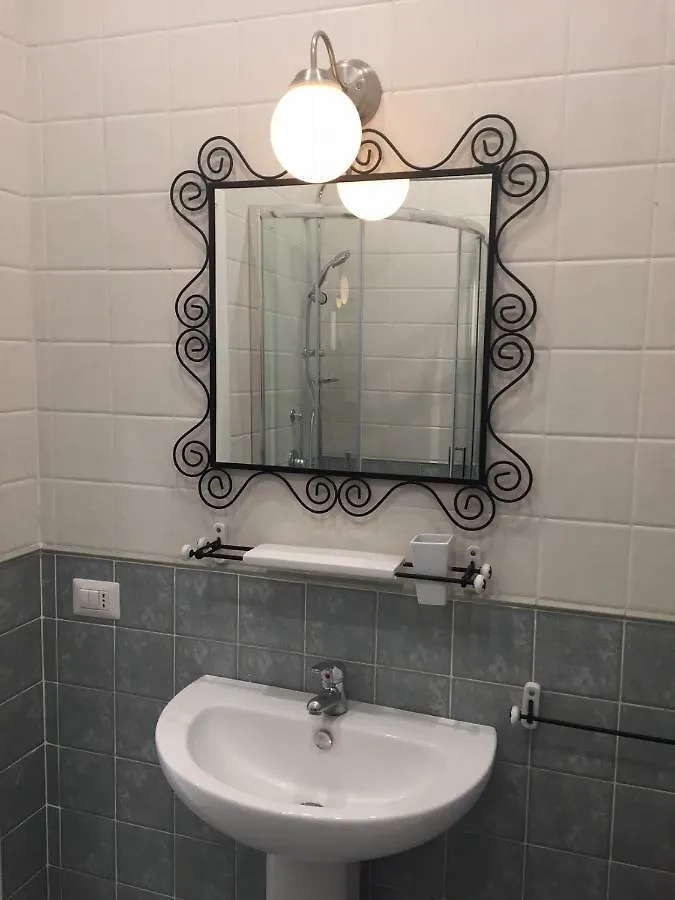 מלון נאפולי Albergo Oasi